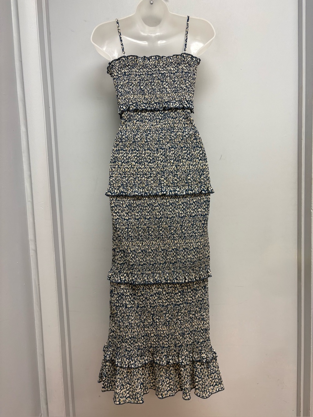 Mable Smocked Floral Tiered Midi Dress Size Medium - Picture 6 of 13